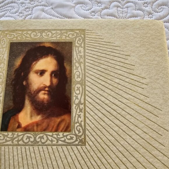 Fireside Family Edition NAB Catholic Bible With Jesus Portrait Cover & Illustrat - Picture 2 of 15